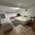 бялата къща Apartmán Debelets (Varna)