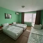 бялата къща * Debelets (Varna)